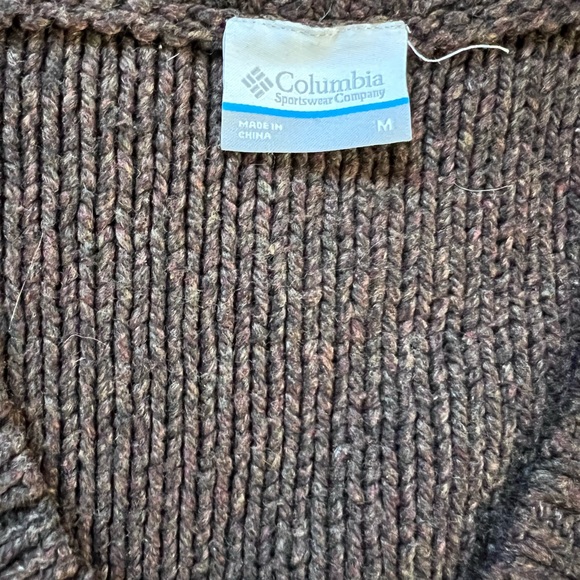 Columbia vintage women’s v neck sweater, size Medium - Picture 3 of 5